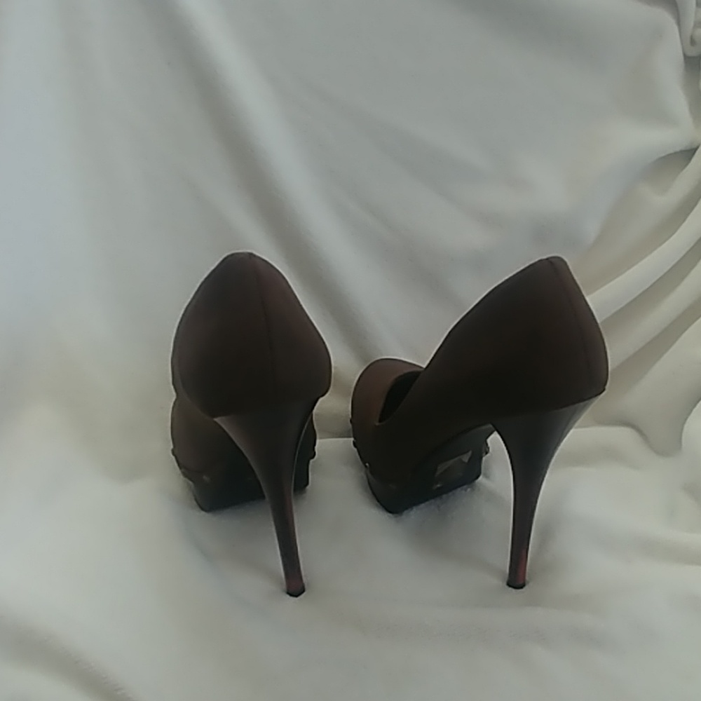 Heels - Picture 2 of 2